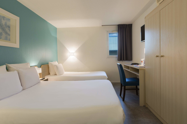 Bedroom 4, Comfort Hotel Orleans Saran, Loiret