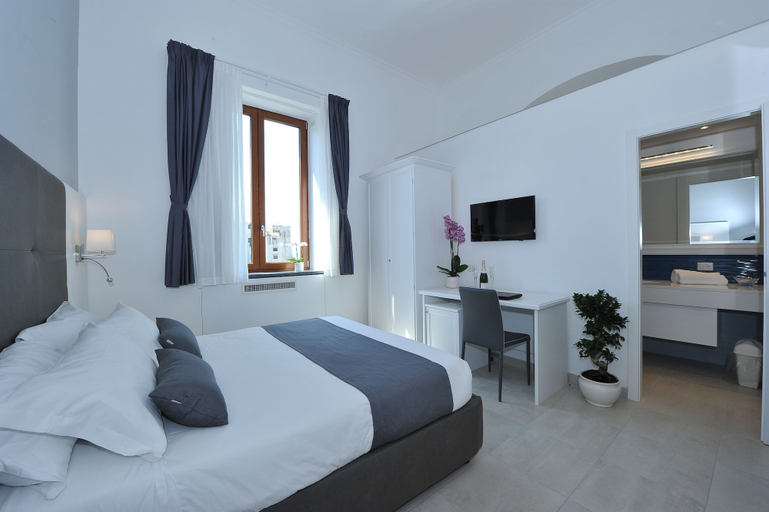 Bedroom 3, Sorrento Bay, Napoli