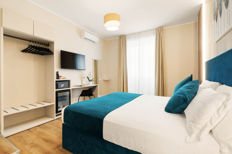 Bedroom 4, AlbaDea Deluxe, Rome