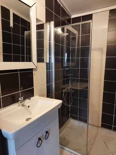 Bathroom 5, Şenkol Hotel, İpsala