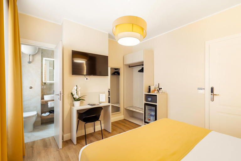Bedroom 5, AlbaDea Deluxe, Rome