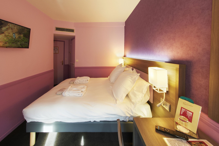 Bedroom 3, Hôtel Poussin, Paris