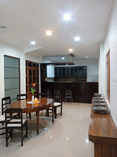 Public Area 10