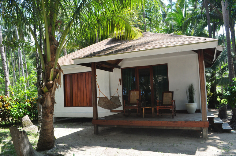 Exterior 1