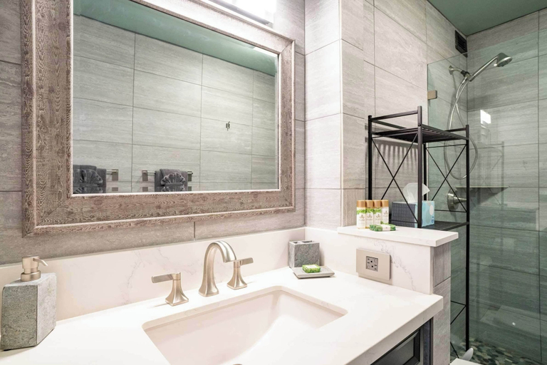 Bathroom 3, Endless & Elegant Vistas, Maui