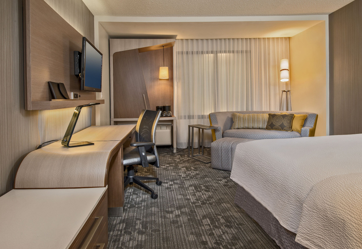 Bedroom 3, Courtyard by Marriott Houston Intercontinental Airport, Houston