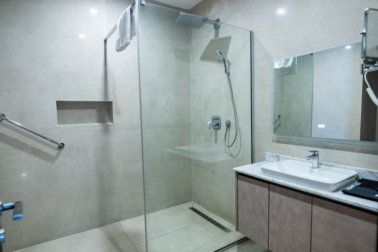 Bathroom, Albergo Hotel and Suites, Eti-Osa