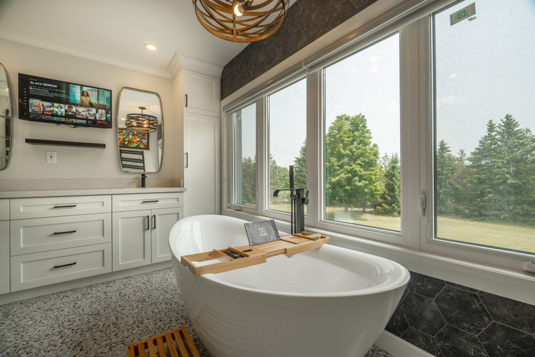Bathroom 4, GLOBALSTAY Luxury Chalet Sharon HOT TUB, York
