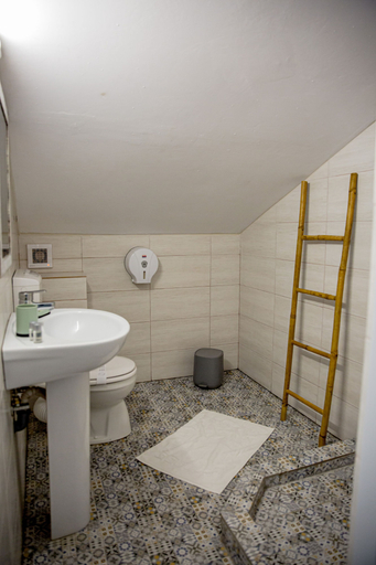 Bathroom 4, Spot Vama Veche, Limanu