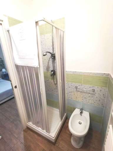 Bathroom 5, A Due Passi Dal Centro sweet rooms, Agrigento