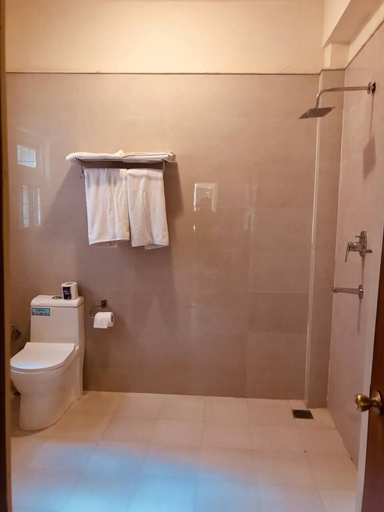 Bathroom 4, Courtyard Pujan Hotel, Bagmati