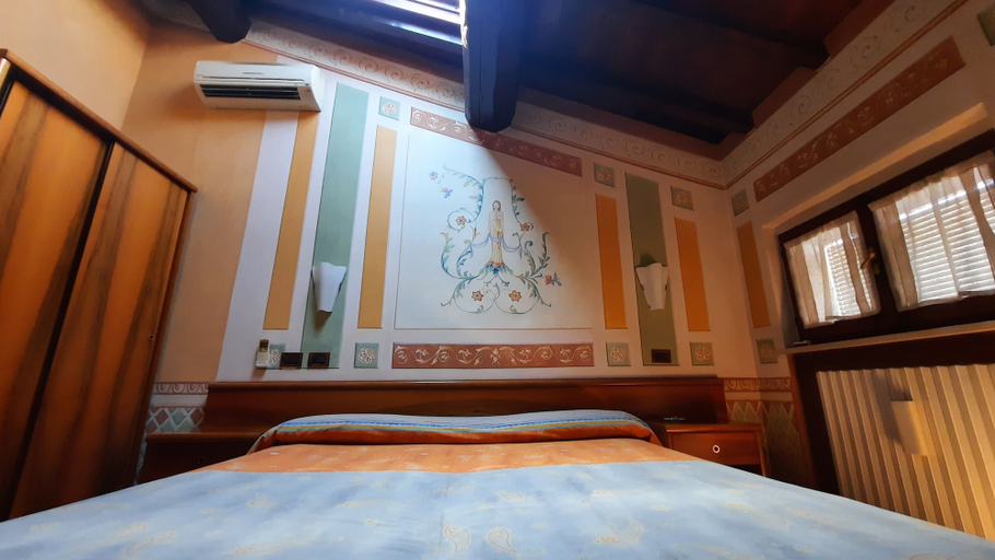 Bedroom 4, Albergo Giulia Gonzaga, Mantua