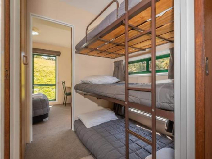 Bedroom 3, Blue Lake Top 10 Holiday Park, Rotorua