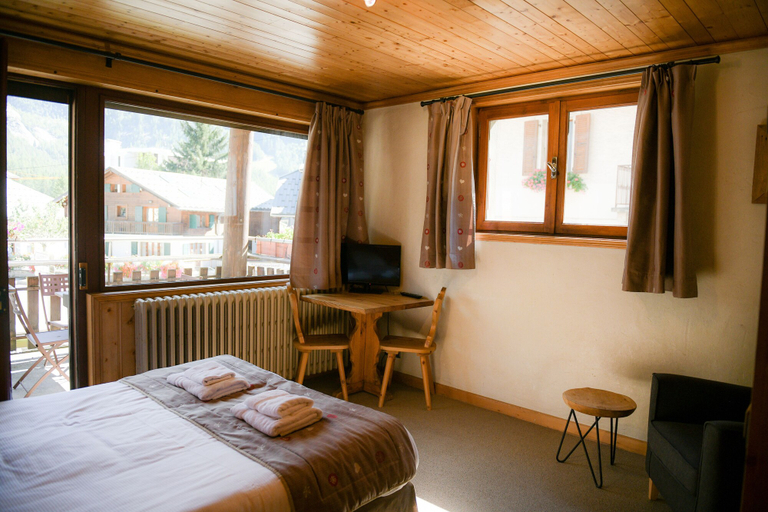 Bedroom 3, Hôtel Le Dahu, Haute-Savoie