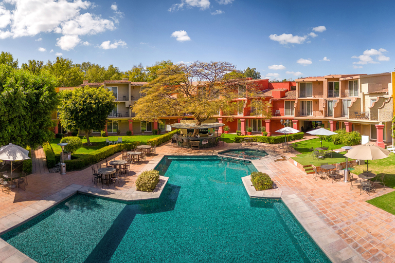Exterior & Views