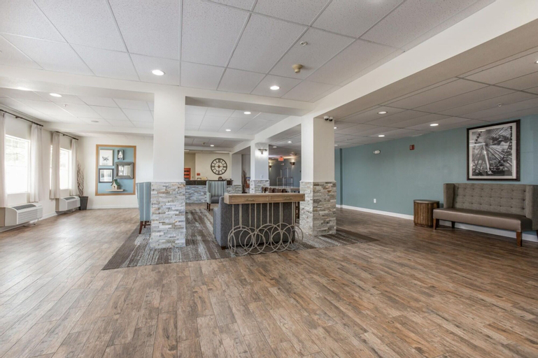 Public Area, Oak Ridge at Branson, Taney