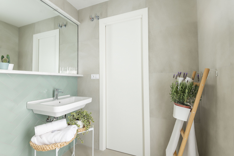 Bathroom 5, Alzocaire Boutique, Cádiz