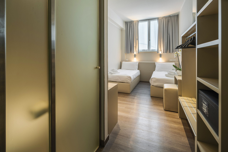 Bedroom 25
