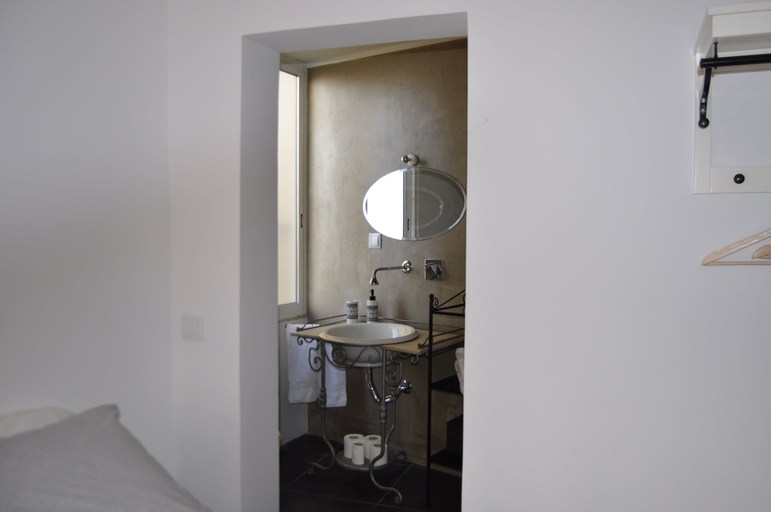 Bathroom 3, Cativos Alfama by Team4You, Lisbon