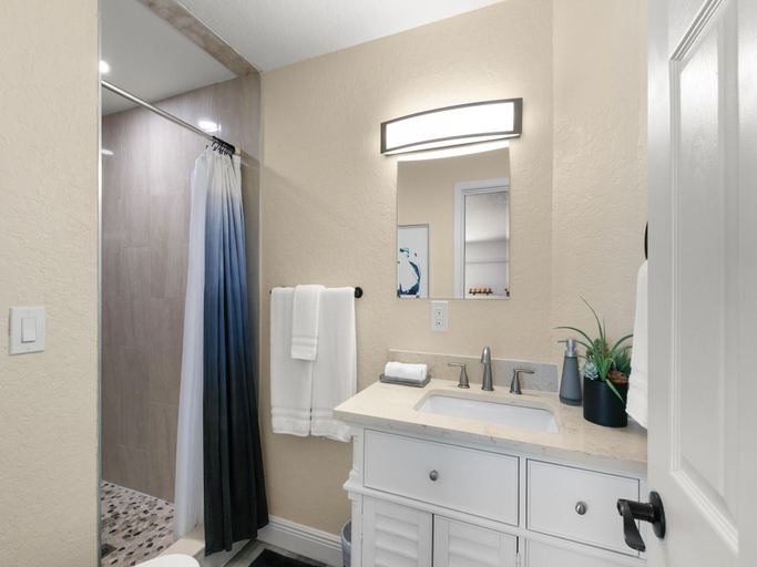 Bathroom 4, Sun Harbor #3, Pinellas