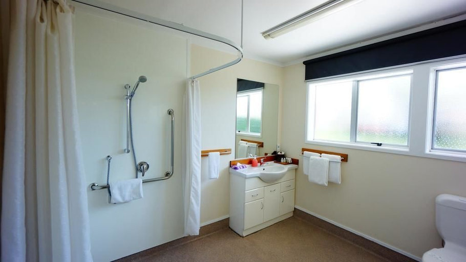 Bathroom 4, Waihi Motel, Hauraki