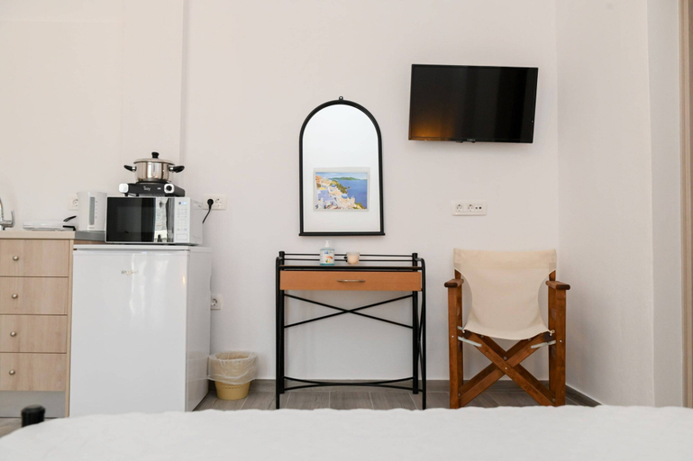 Others 5, Enjoy the Santorini Life Vibrant Studio, South Aegean