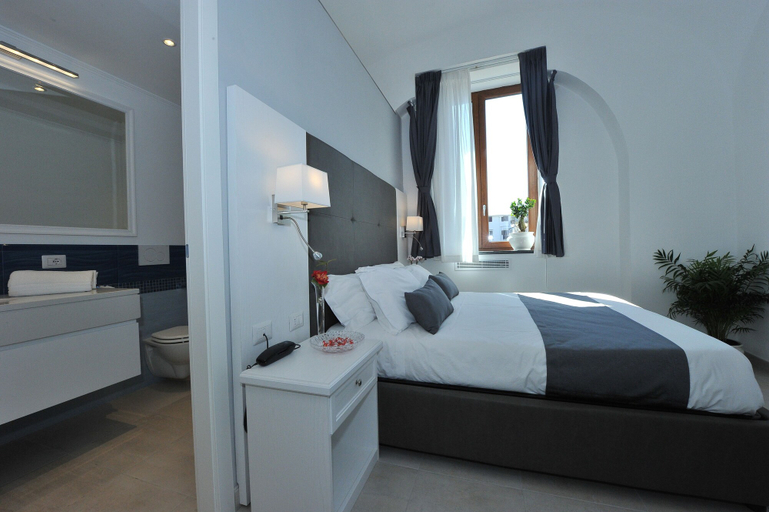 Bedroom 3, Sorrento Bay, Napoli