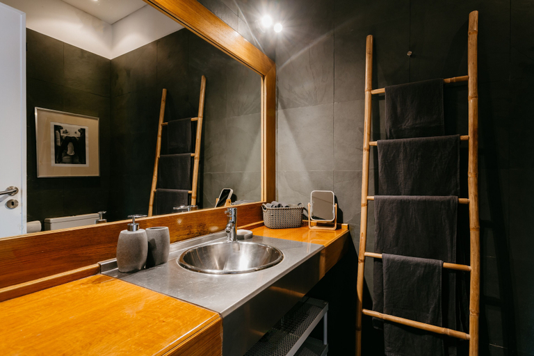 Bathroom, Nomad Dreams 1, Cascais