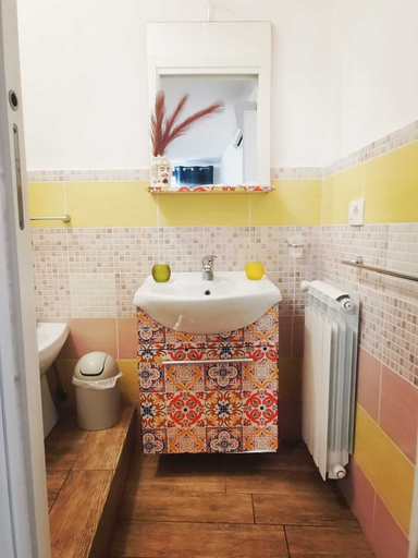 Bathroom 5, A Due Passi Dal Centro sweet rooms, Agrigento
