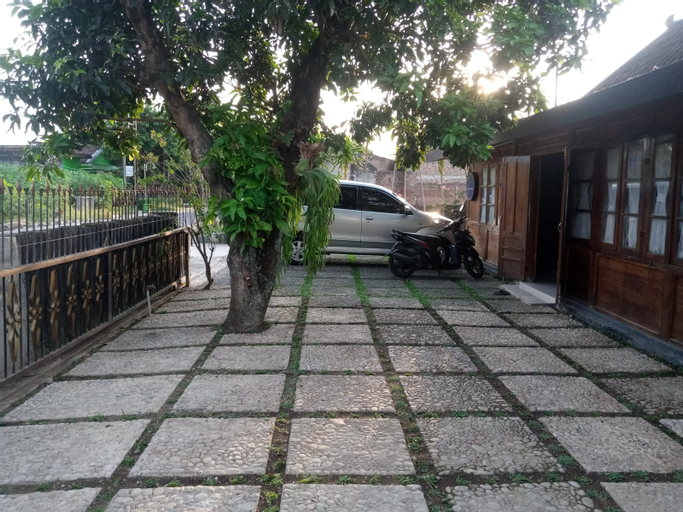 Exterior & Views 15