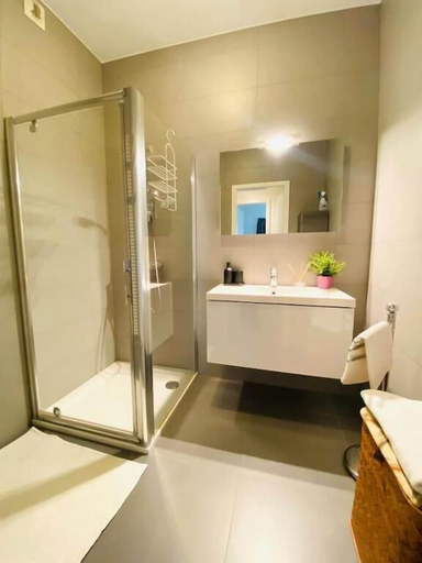 Bathroom 3, 3 bedrooms in Center w Terrace&Parking, Luxembourg