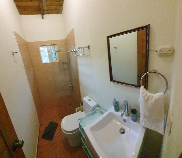 Bathroom 3, Claro de Luna, Jarabacoa