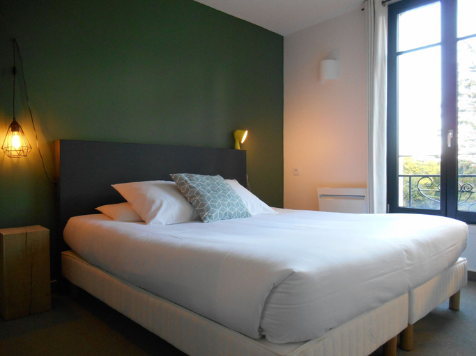 Bedroom 3, Hôtel de France, Finistère