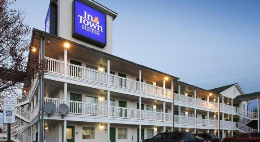 1, InTown Suites Extended Stay Chesapeake VA - I-64 Crossways Blvd, Chesapeake