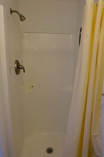 Bathroom 3, Target Hospitality-Kermit South Lodge, Winkler