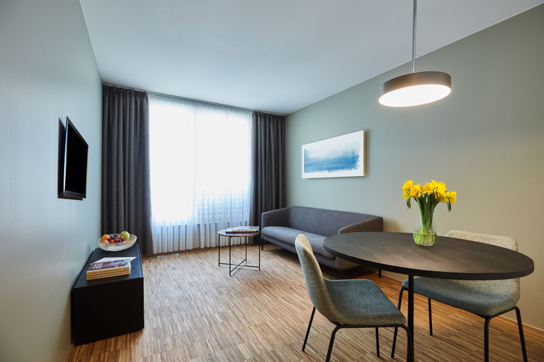 Others 5, Residence du Lys, Luxembourg
