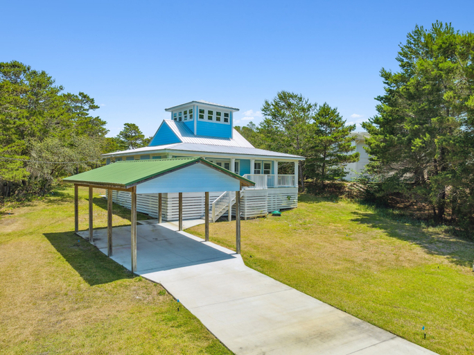 Exterior & Views