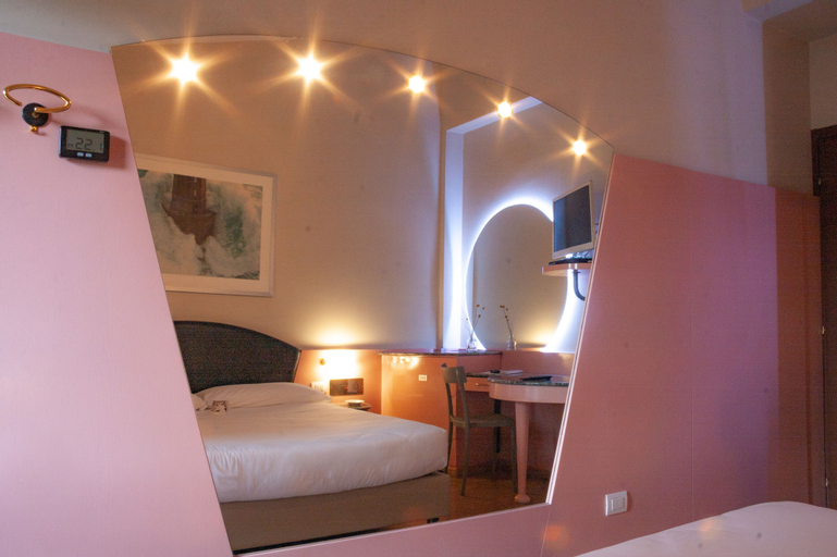 Bedroom 23