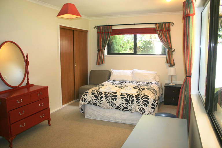 Bedroom 3, Walnut Grove Lodge, Christchurch