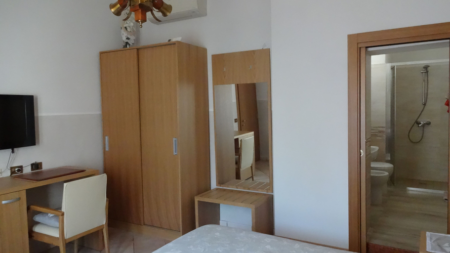 Bedroom 3, Albergo Giulia Gonzaga, Mantua