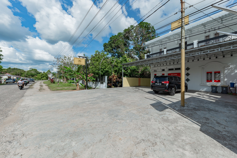 Exterior & Views 2, RedDoorz Syariah @ JK Residence Pahlawan Buntok, South Barito