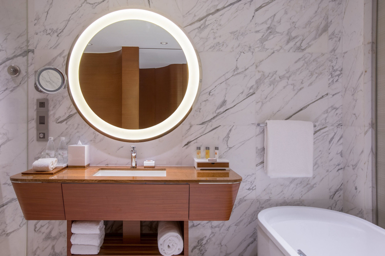 Bathroom 5, Crowne Plaza MACAU by IHG, Macao