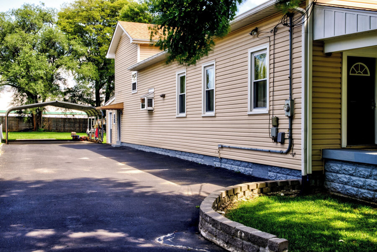 Exterior & Views 2, 5 Bd/3 Ba-Near Expo/UL/Fair/YUM/Zoo, Jefferson