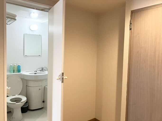Bathroom 5, Victoria Hotel Naha, Naha