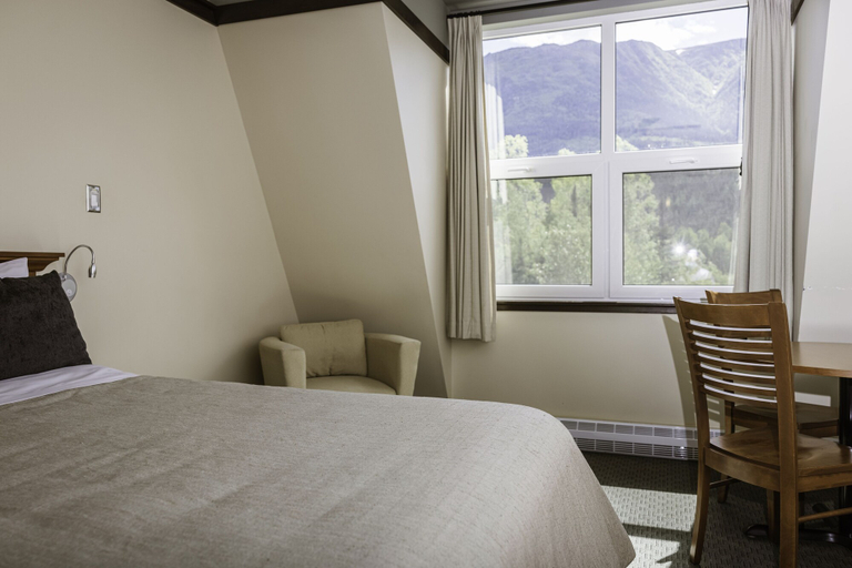 Bedroom 2, Gite du Mont-Albert - Sepaq, La Haute-Gaspésie