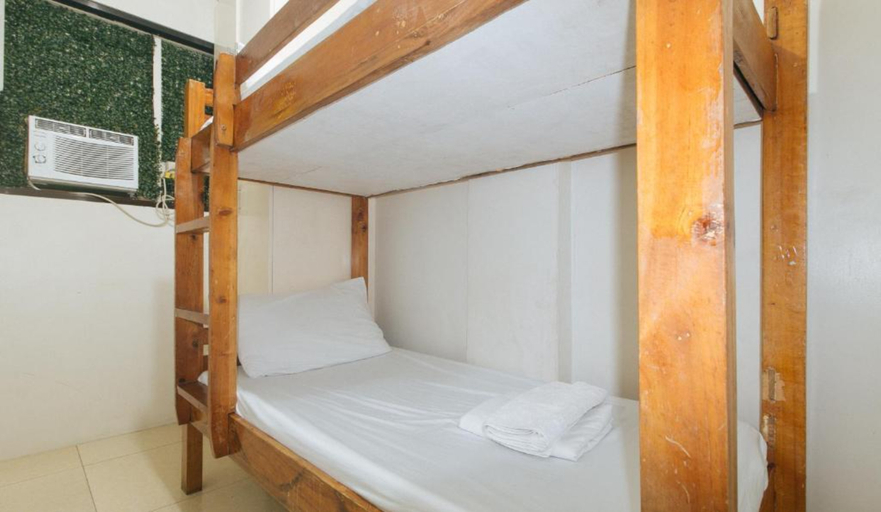 Bedroom 5, Nearest Hostel Pasay City by RedDoorz, Pasay City