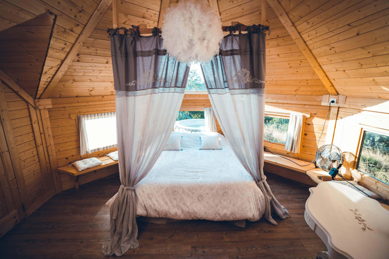 Bedroom 5, les Insolites de JSK, Sarthe