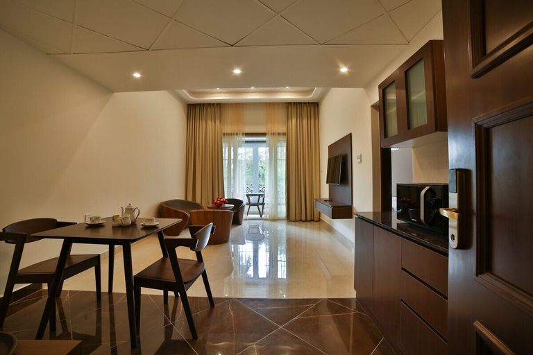 Dining Room 12
