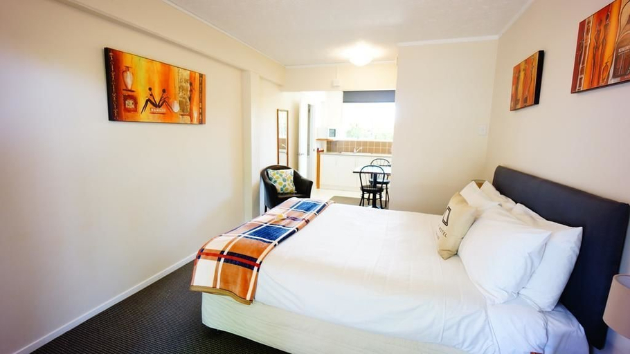 Bedroom 3, Waihi Motel, Hauraki