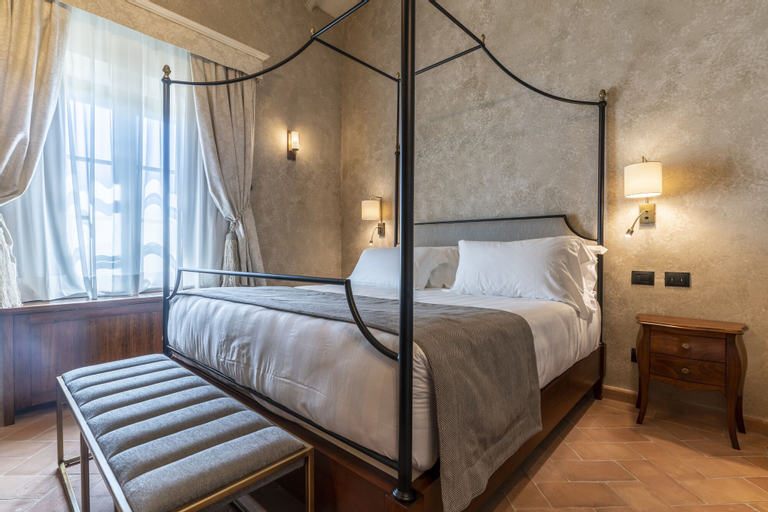 Bedroom 27